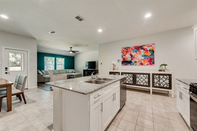 540 Bronze Circle E, Springtown, TX 76082