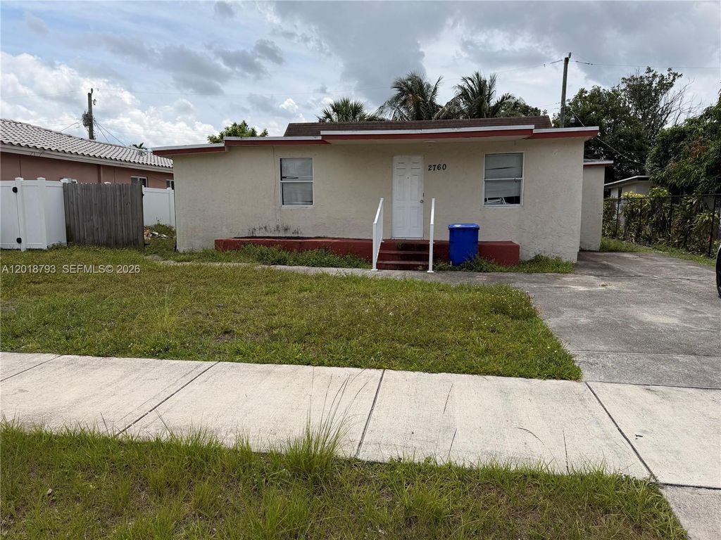 Image 2 of property listing at 2760 NW 11th Ct, Fort Lauderdale, FL 33311