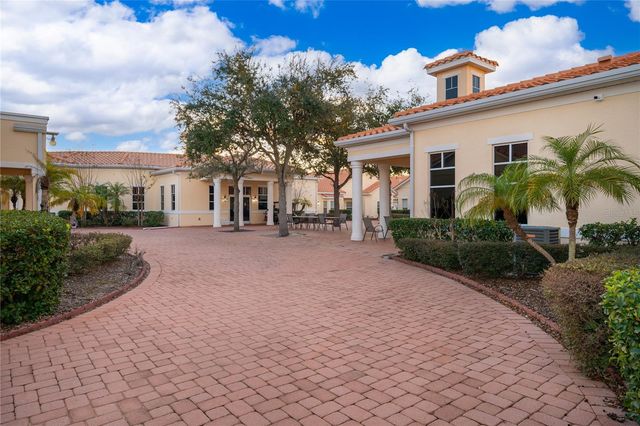 1075 DAVID WALKER DRIVE C-1, Tavares, FL 32778