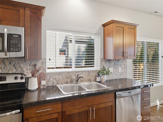 6302 Annette Court SE, Auburn, WA 98092