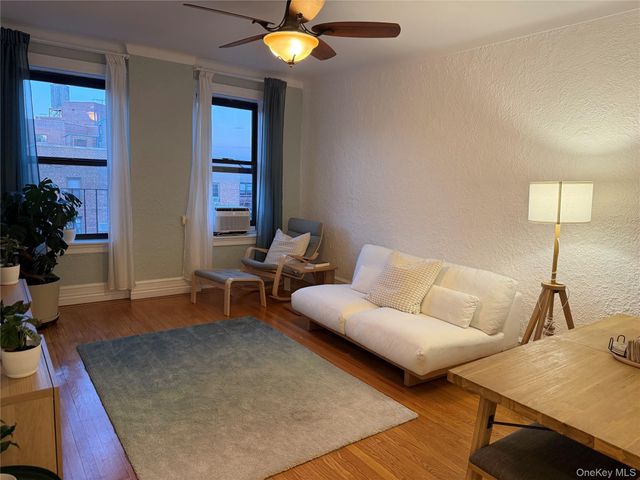 8384 116th Street 6B, Richmond Hill, NY 11418