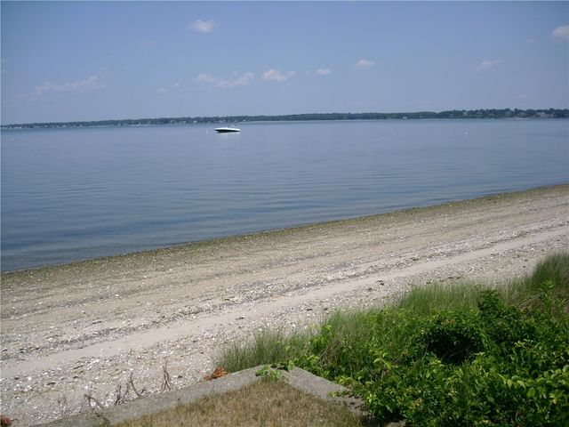 300 Shawomet Avenue, Warwick, RI 02889