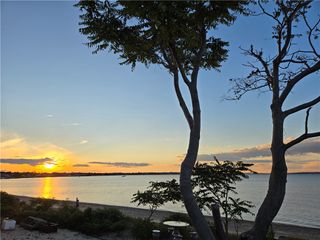 300 Shawomet Avenue, Warwick, RI 02889