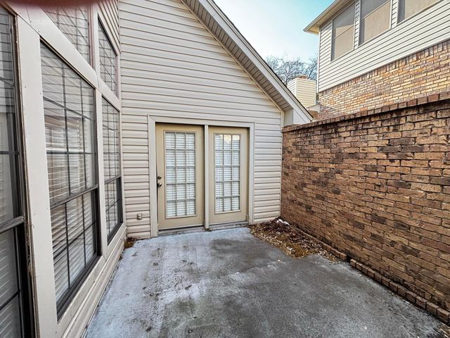1205 Olde Towne Drive, Irving, TX 75061