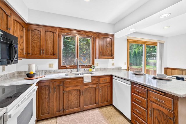 610 Walnut Grove Drive, Madison, WI 53717