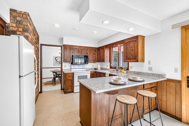 610 Walnut Grove Drive, Madison, WI 53717