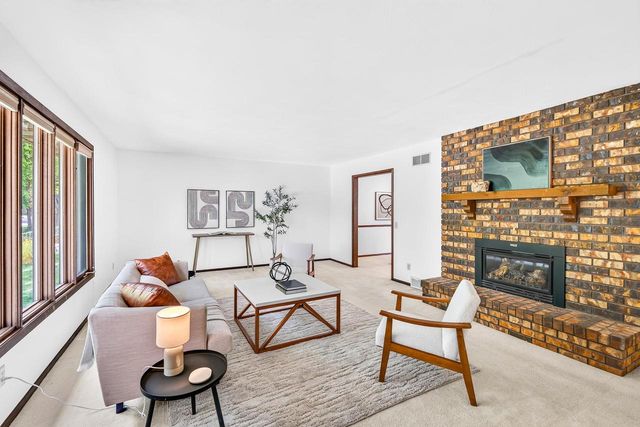 610 Walnut Grove Drive, Madison, WI 53717