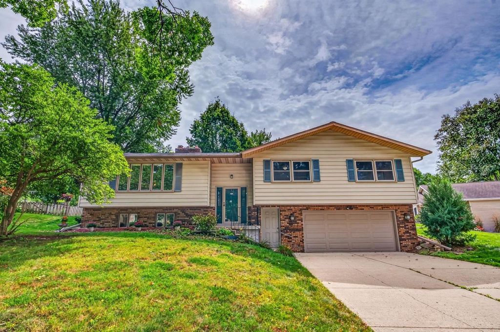 610 Walnut Grove Drive, Madison, WI 53717