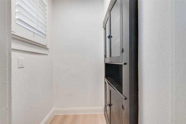 1205 W Arlington Avenue, Fort Worth, TX 76110