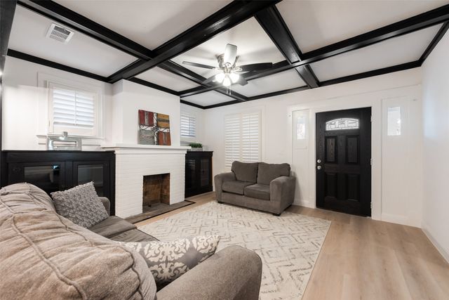 1205 W Arlington Avenue, Fort Worth, TX 76110