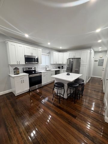 38 Pierpont St 1, Peabody, MA 01960