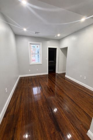 38 Pierpont St 1, Peabody, MA 01960