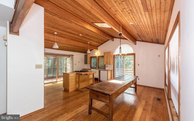 5945 BARTONSVILLE RD, Frederick, MD 21704