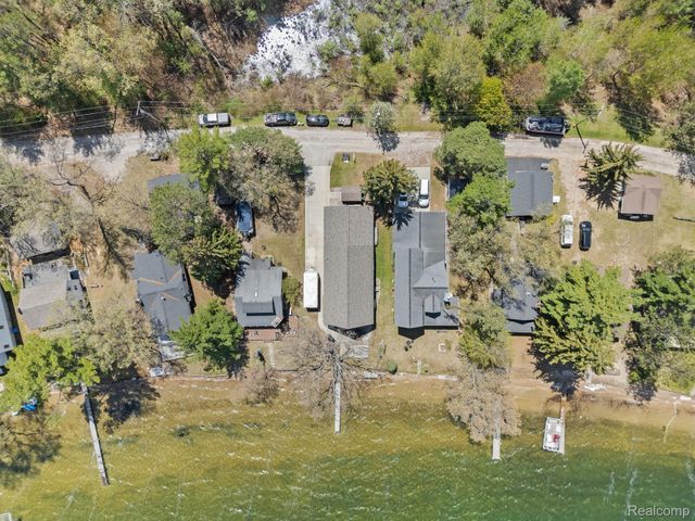 1434 Lake Drive, Grant Township, MI 48748