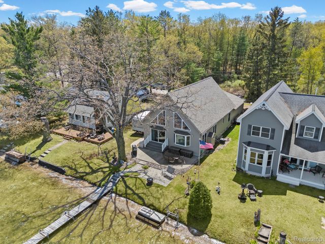 1434 Lake Drive, Grant Township, MI 48748