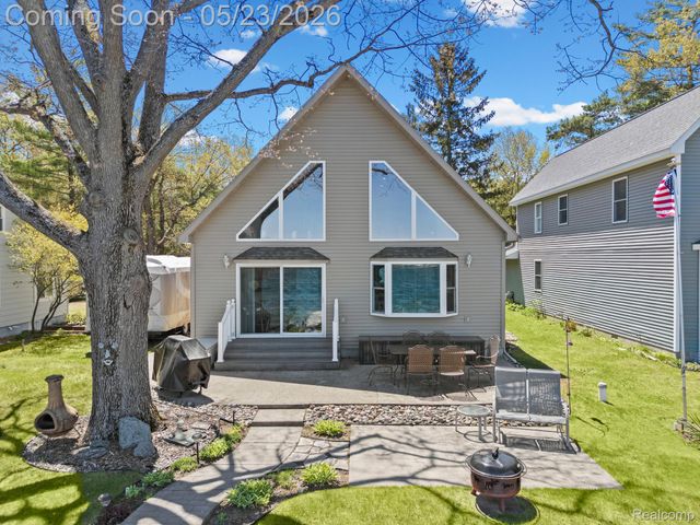 1434 Lake Drive, Grant Township, MI 48748