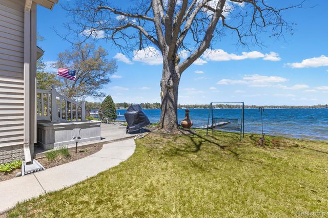 1434 Lake Drive, Grant Township, MI 48748