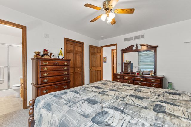 1434 Lake Drive, Grant Township, MI 48748