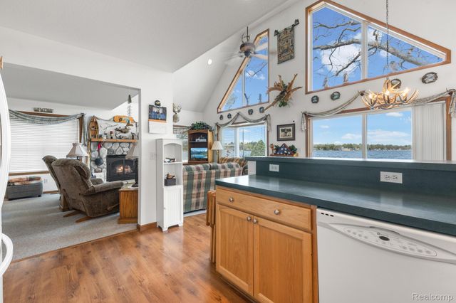 1434 Lake Drive, Grant Township, MI 48748