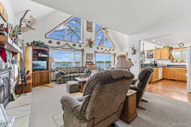 1434 Lake Drive, Grant Township, MI 48748
