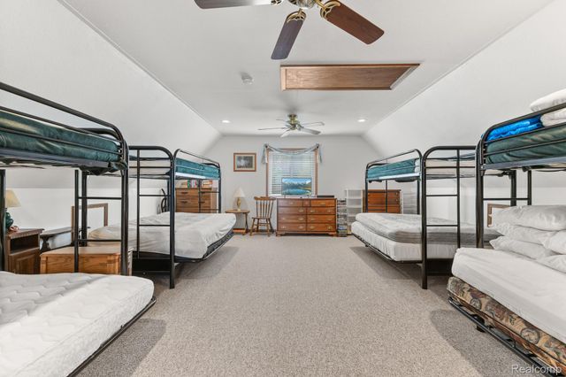 1434 Lake Drive, Grant Township, MI 48748