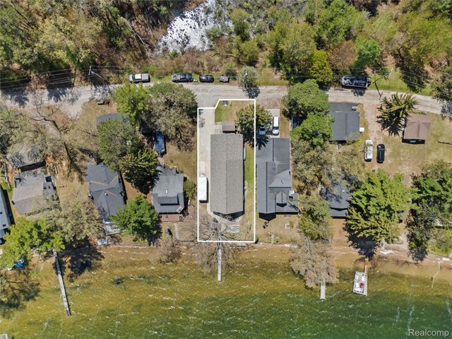 1434 Lake Drive, Grant Township, MI 48748