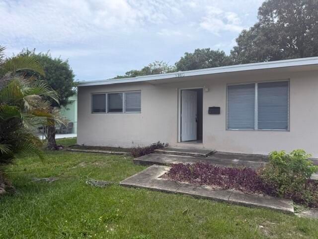 1360 10th Street, West Palm Beach, FL 33401