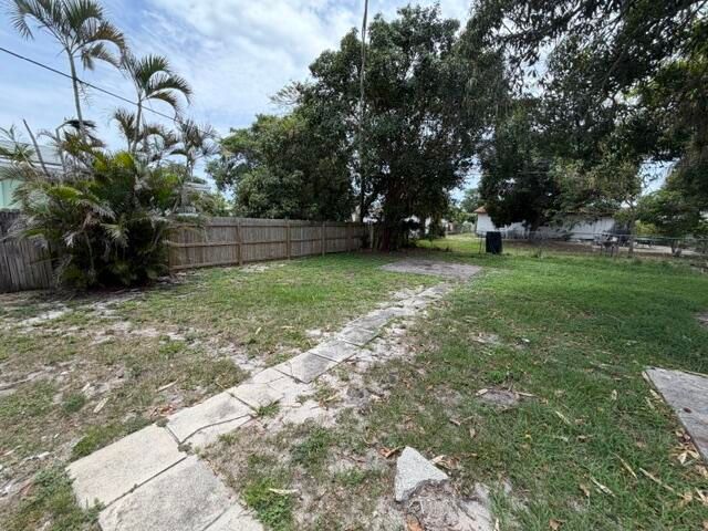 1360 10th Street, West Palm Beach, FL 33401