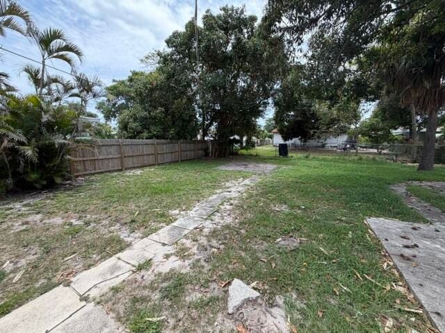 1360 10th Street, West Palm Beach, FL 33401
