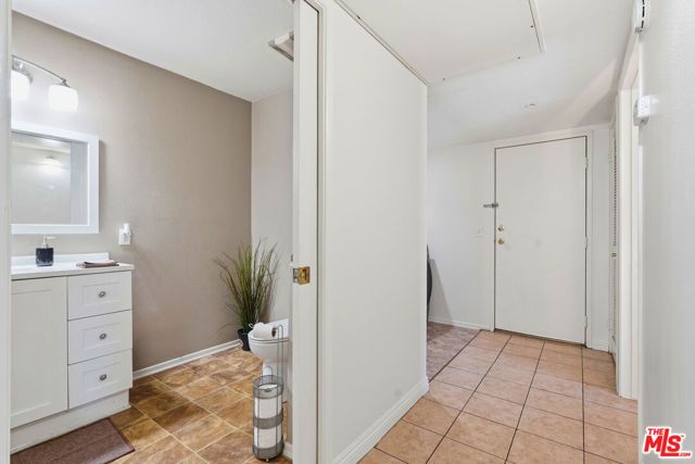 1050 Harbor Heights Drive C, Harbor City (los Angeles), CA 90710