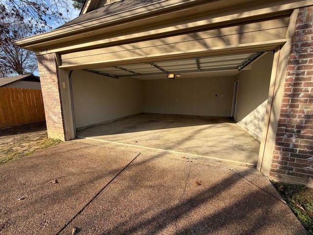 8712 EDNEY RIDGE DR, Memphis, TN 38016