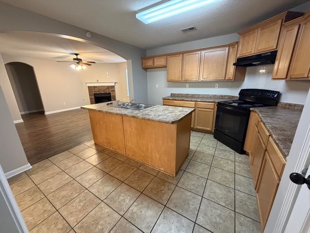 8712 EDNEY RIDGE DR, Memphis, TN 38016