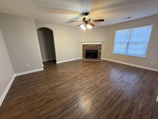 8712 EDNEY RIDGE DR, Memphis, TN 38016