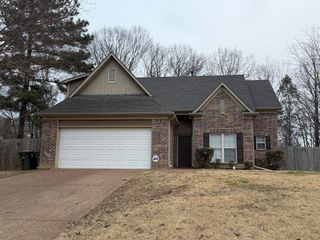 8712 EDNEY RIDGE DR, Memphis, TN 38016