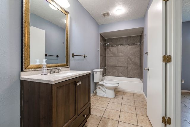 3408 W Olive Street, Rogers, AR 72756