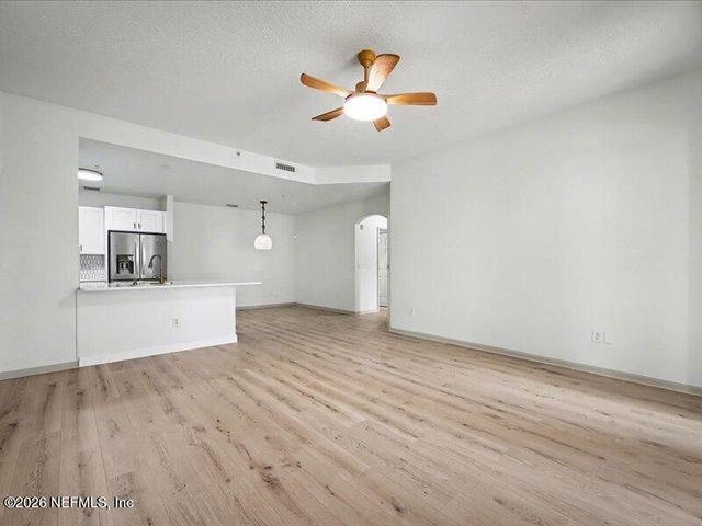 785 OAKLEAF PLANTATION Parkway 914, Orange Park, FL 32065