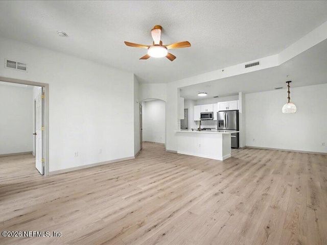 785 OAKLEAF PLANTATION Parkway 914, Orange Park, FL 32065