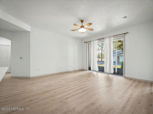 785 OAKLEAF PLANTATION Parkway 914, Orange Park, FL 32065