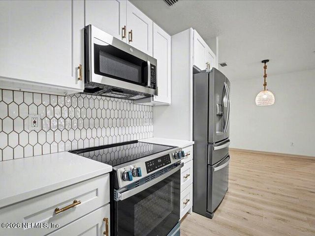 785 OAKLEAF PLANTATION Parkway 914, Orange Park, FL 32065