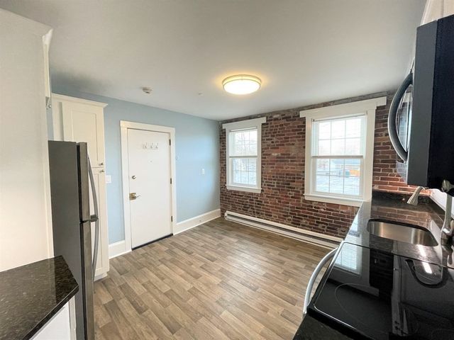12 Essex Street 5, Andover, MA 01810
