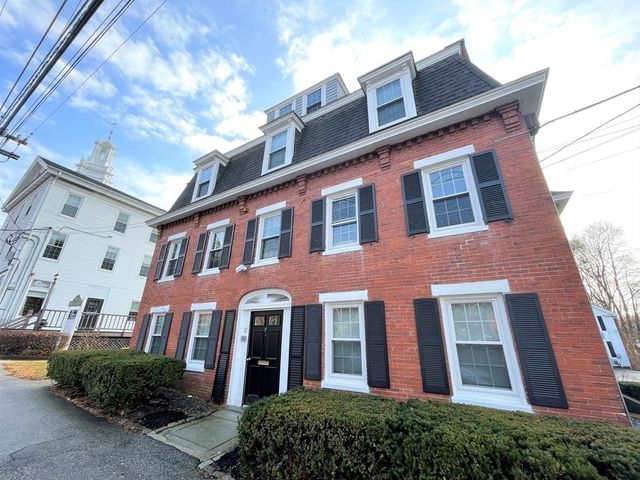 12 Essex Street 5, Andover, MA 01810
