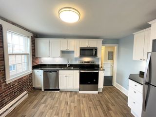 12 Essex Street 5, Andover, MA 01810