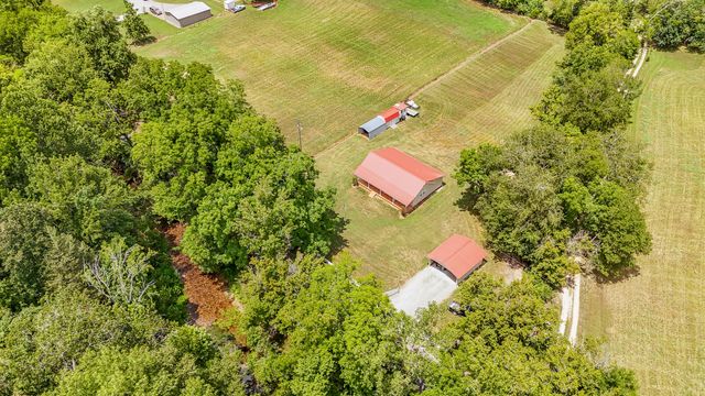 1816 Old Beech Creek Rd, Waynesboro, TN 38485