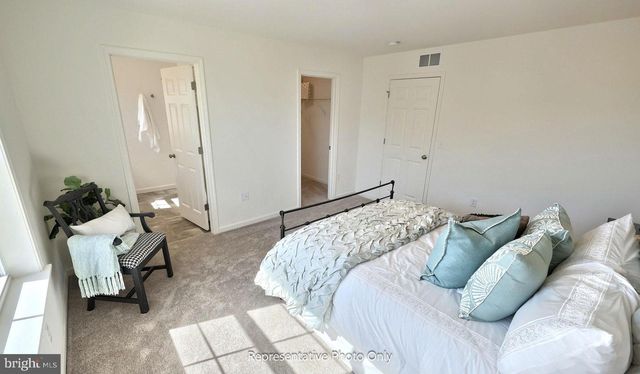 15 ARCADIA DR, Elizabethtown, PA 17022