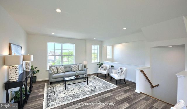 15 ARCADIA DR, Elizabethtown, PA 17022