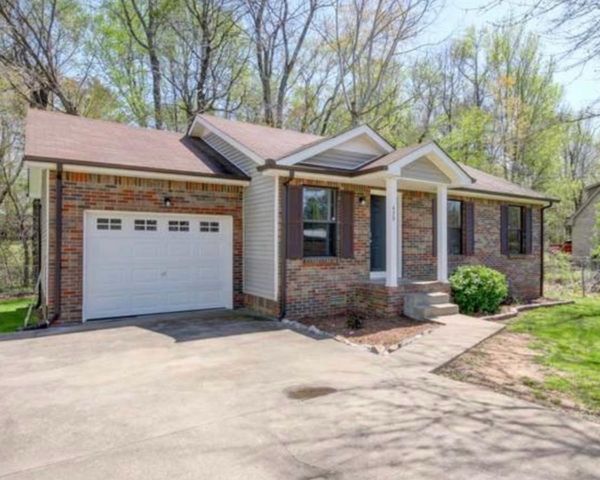 423 Donna Dr, Clarksville, TN 37042