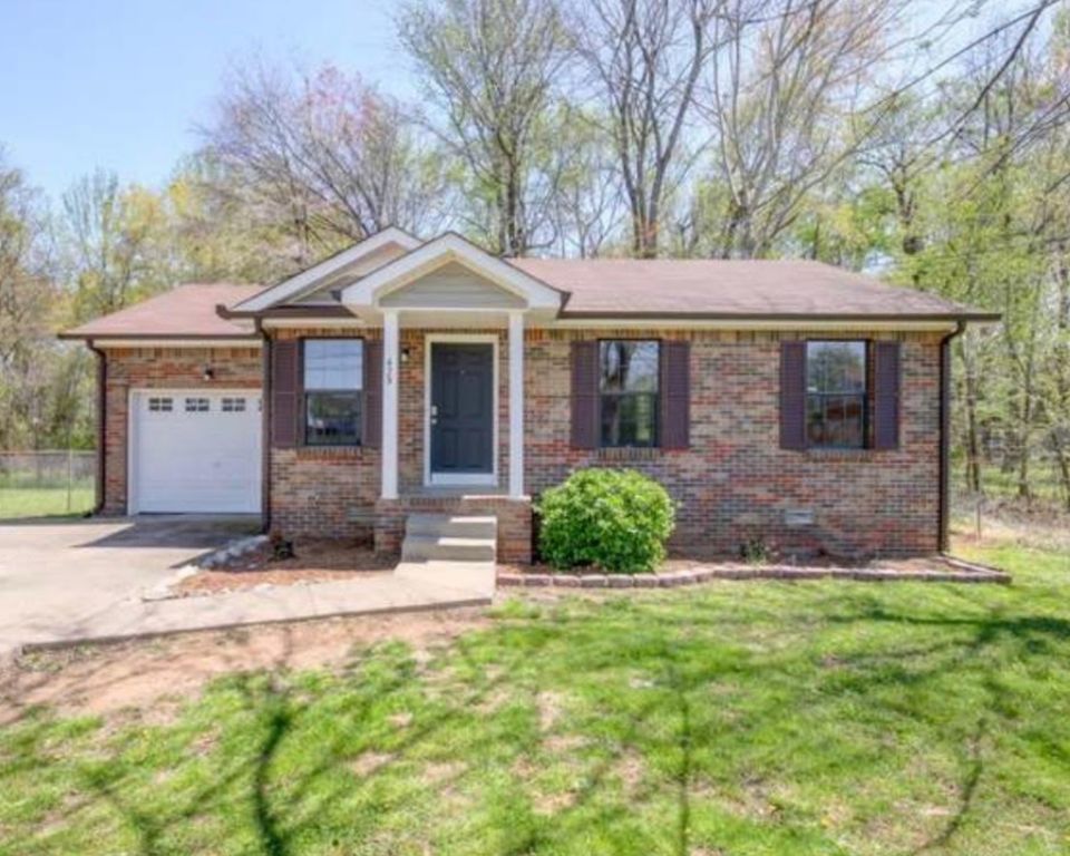 423 Donna Dr, Clarksville, TN 37042