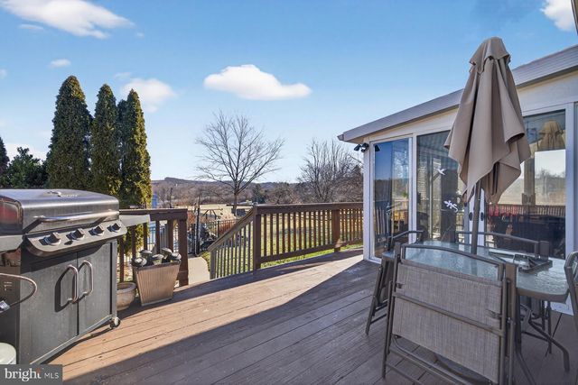 3329 YORKSHIRE CT, Adamstown, MD 21710