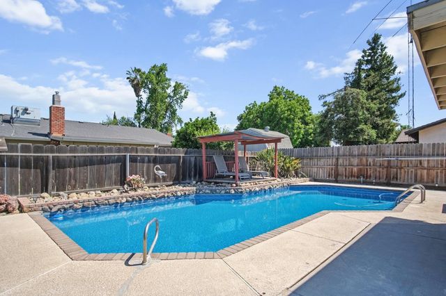 685 Bennington Ave, Turlock, CA 95382