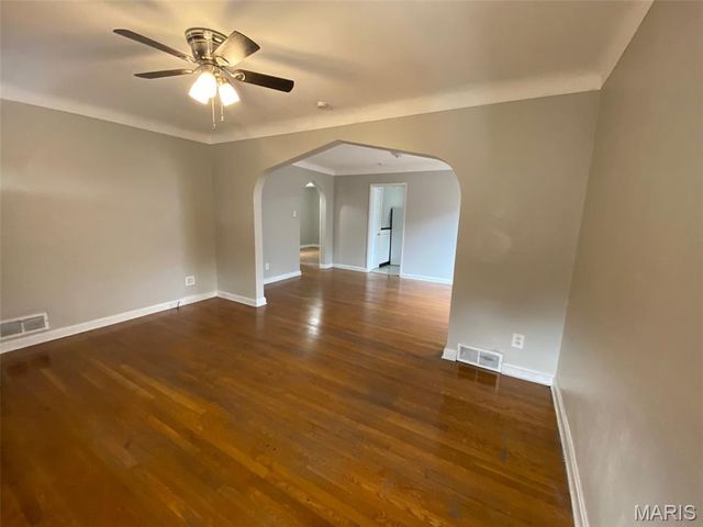 6927 Myron Avenue, St Louis, MO 63121